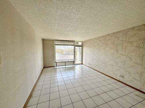 Wohnzimmer - 3 Zimmer Etagenwohnung in Kaiserslautern