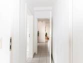 5. Flur zum Schlafzimmer und WC - 
