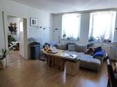 Wohnen, Blick 1 - ALTBAU-LIEBHABER AUFGEPASST! Hübsche, heimelige 4 ZW im 2. OG mit Einbauküche, Wannenbad, Garage in bevorzugter Lage im Norden Nürnbergs.