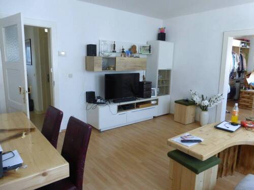 Wohnen, Blick 2 - 4 Zimmer Etagenwohnung zur Miete in Nürnberg