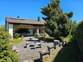 Titelbild.jpg - Zentral angebunden - Einfamilienhaus mit Charakter: Wohnen auf einer Ebene, Studio & sonniger Garten