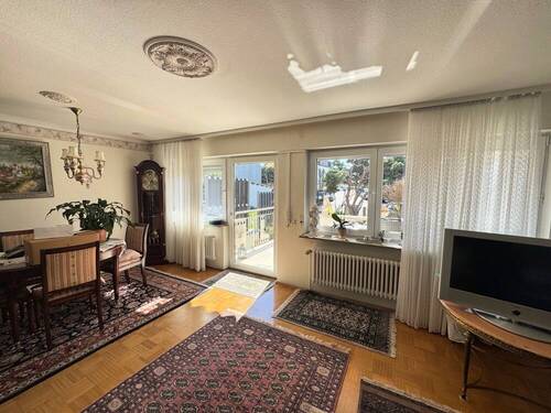 Wohnzimmer - 5 Zimmer Reihenendhaus zum Kaufen in Friedrichshafen