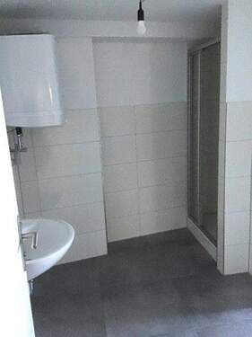Dusche - 2 Zimmer Etagenwohnung in Nürnberg