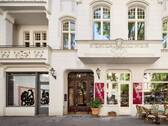 Hauseingang - 3 Zimmer Etagenwohnung zum Kaufen in Berlin