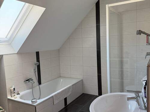 Badezimmer - Etagenwohnung mit 70,00 m² in Uhldingen-Mühlhofen zum Kaufen