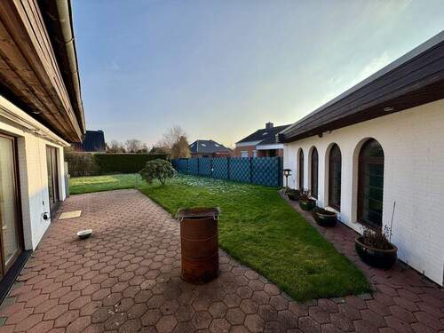 Terrasse und Anbau - 