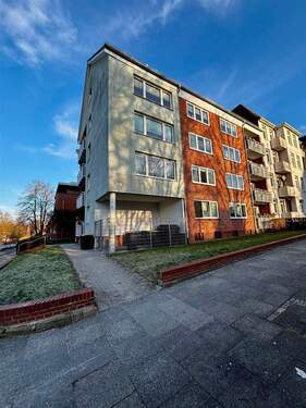 Außenansicht - Helle 3-Zimmer-Whg. mit Balkon Rendsburger Landstraße, Kiel-Hassee