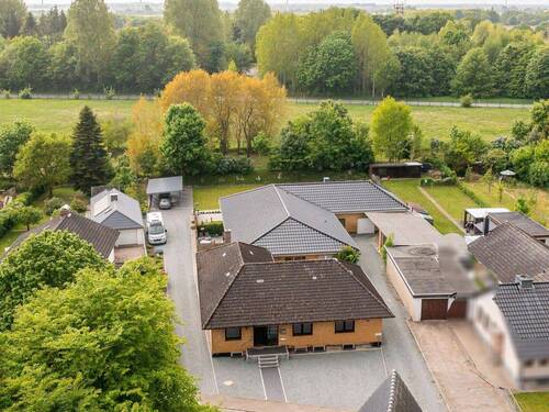 Vogelperspektive - Mehrfamilienhaus, Wohnhaus mit 352,80 m² in Eggebek zum Kaufen