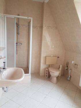 Bad mit Dusche (2).JPG - 