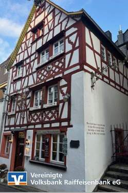 Straßenansicht - Genuss und Wohnen in zentraler Lage