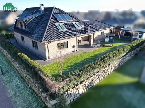 Luftaufnahme - Großzügig. Hochwertig. Besonders. Einfamilienhaus der Extraklasse *** 360 ° Rundgang ***