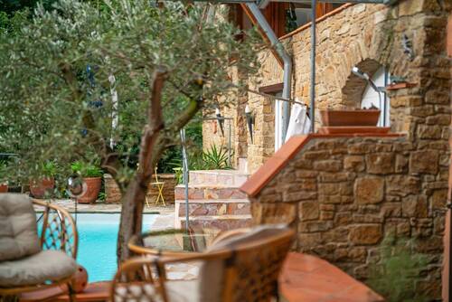 Detailverliebte Außenanlage - Einfamilienhaus mit 234,00 m&sup2; in Müllheim zum Kaufen