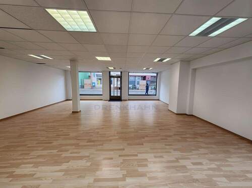 Verkaufsfläche vorne - Gewerbeobjekt (Büro, Produktion, Verkauf) in Bad Doberan