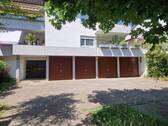 Hof mit Garagen u. Stellplätze - 2 Zimmer Etagenwohnung in Inzlingen