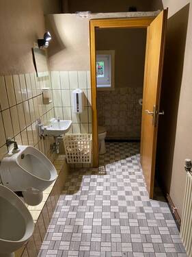 Herren-WC EG - 
