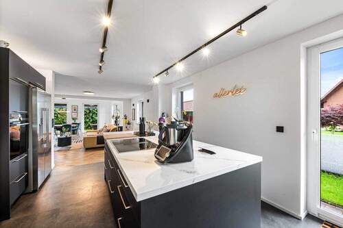 Kochen I - 9 Zimmer Mehrfamilienhaus, Wohnhaus in Ahlerstedt