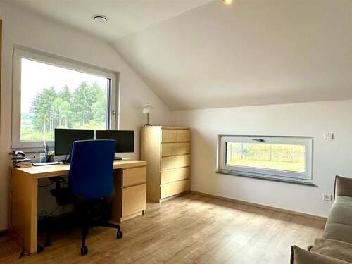 Schlafzimmer Kind 2 / Büro - 