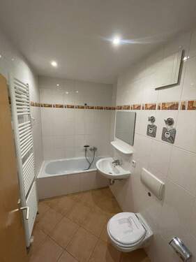 IMG_9708.JPG - !!!! Die ist es.... :-) hübsche 2-Raum-Wohnung Laminat & Balkon in guter Lage !!!