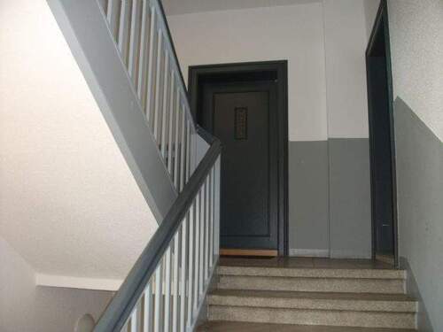 Treppenhaus - 2 Zimmer Etagenwohnung in Chemnitz