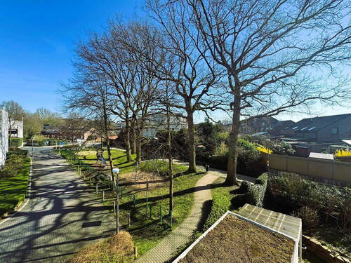 Blick zum Spielplatz - 