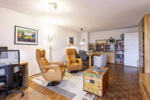 Wohnzimmer - 2 Zimmer Etagenwohnung zur Miete in München-Bogenhausen