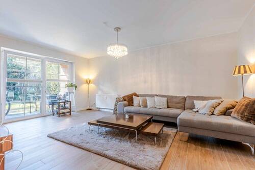 Wohnzimmer - 3 Zimmer Etagenwohnung zum Kaufen in Lüneburg