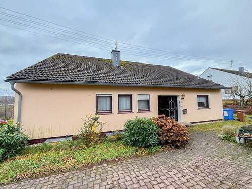 Vorderansicht - 4 Zimmer Bungalow zum Kaufen in Molzhain