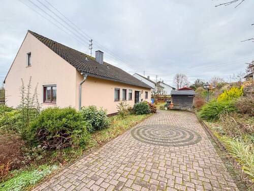 Hof - 4 Zimmer Bungalow in Molzhain