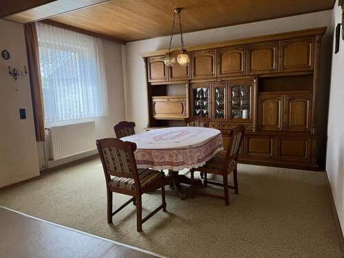 Wohnzimmer EG - 6 Zimmer Einfamilienhaus zum Kaufen in Oberöfflingen