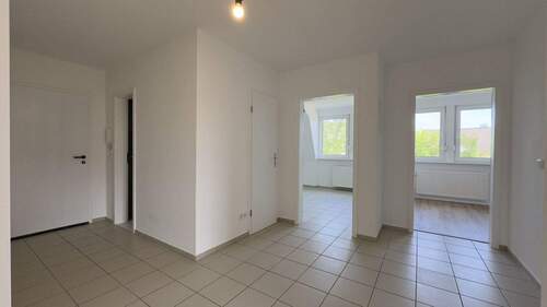 Flur - 4 Zimmer Etagenwohnung zum Kaufen in Dünsen