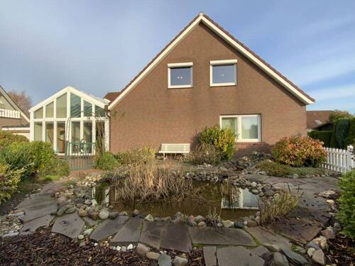 Vorderansicht/ Süden - 7 Zimmer Einfamilienhaus in Wittmund