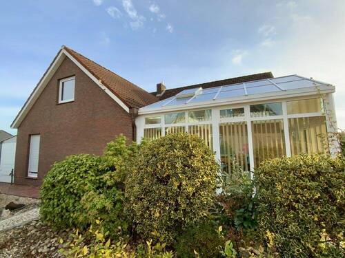 Seitenansicht/ Westen - Einfamilienhaus mit 261,60 m&sup2; in Wittmund zum Kaufen