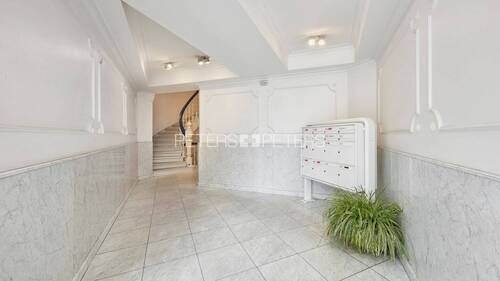 Treppenhaus - 4 Zimmer Etagenwohnung zum Kaufen in Hamburg