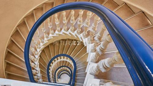 Treppenhaus - 4 Zimmer Etagenwohnung in Hamburg