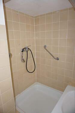 Duschbereich im Bad.JPG - 