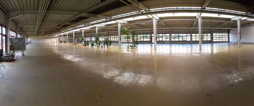 lichtdurchflutete Halle - 
