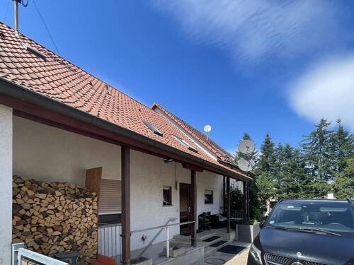 Eingang Haus Nr. 10 - 8 Zimmer Mehrfamilienhaus, Wohnhaus in Neuenburg