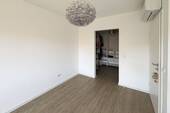 Schlafzimmer mit Ankleide - 