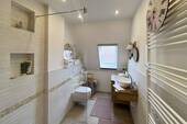 Badezimmer im Obergeschoss - 