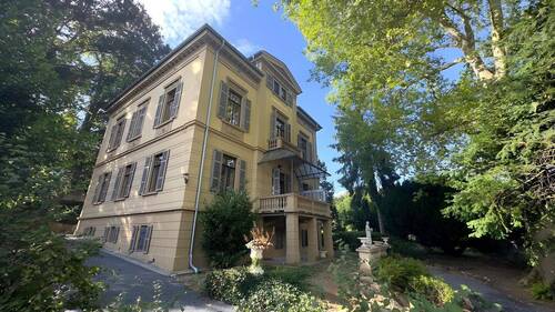 Bild 1 - Elegante Altbauwohnung mit Balkon in begehrter Lage von Wiesbaden