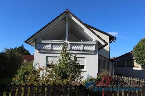 Hausansicht1.jpg (2) - 6 Zimmer Einfamilienhaus zum Kaufen in Dingolfing