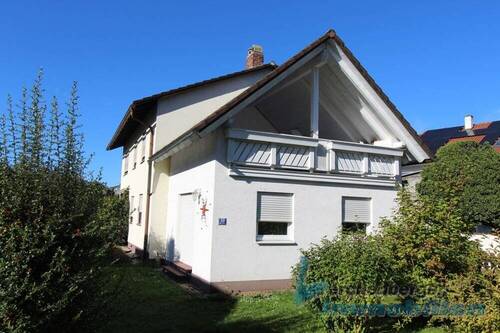 Hausansicht2.jpg - 6 Zimmer Einfamilienhaus in Dingolfing