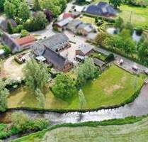 Der Traum vom eigenen Resthof: viel Platz, Pferdestallungen & 3-Mietwohnungen direkt an der Treene - Silberstedt