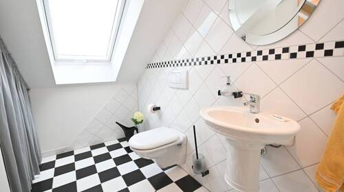 DG: WC - 