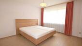 EG: Schlafzimmer - 
