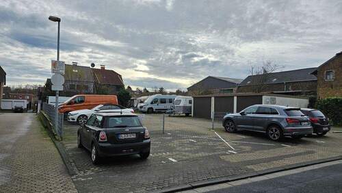 Bestand Parkplatz - 