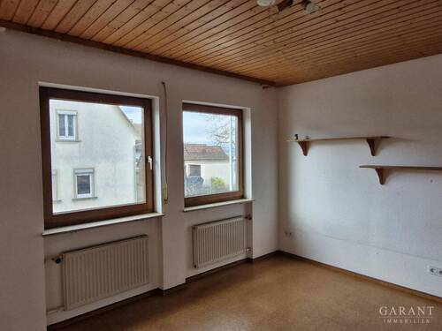 Wohnung II Zimmer - 9 Zimmer Einfamilienhaus in Nürtingen