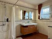 Tageslichtbad mit Dusche - 