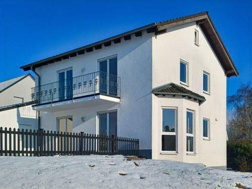 Giebel mit Erker - Einfamilienhaus mit 158,50 m&sup2; in Preist zum Kaufen