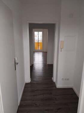 Blick vom Flur ins Kinderzimmer - Etagenwohnung mit 98,00 m&sup2; in Neukirchen/Erzgebirge zur Miete